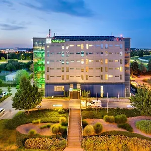 holiday-inn-prague-airport.praguehotelsweb.com/